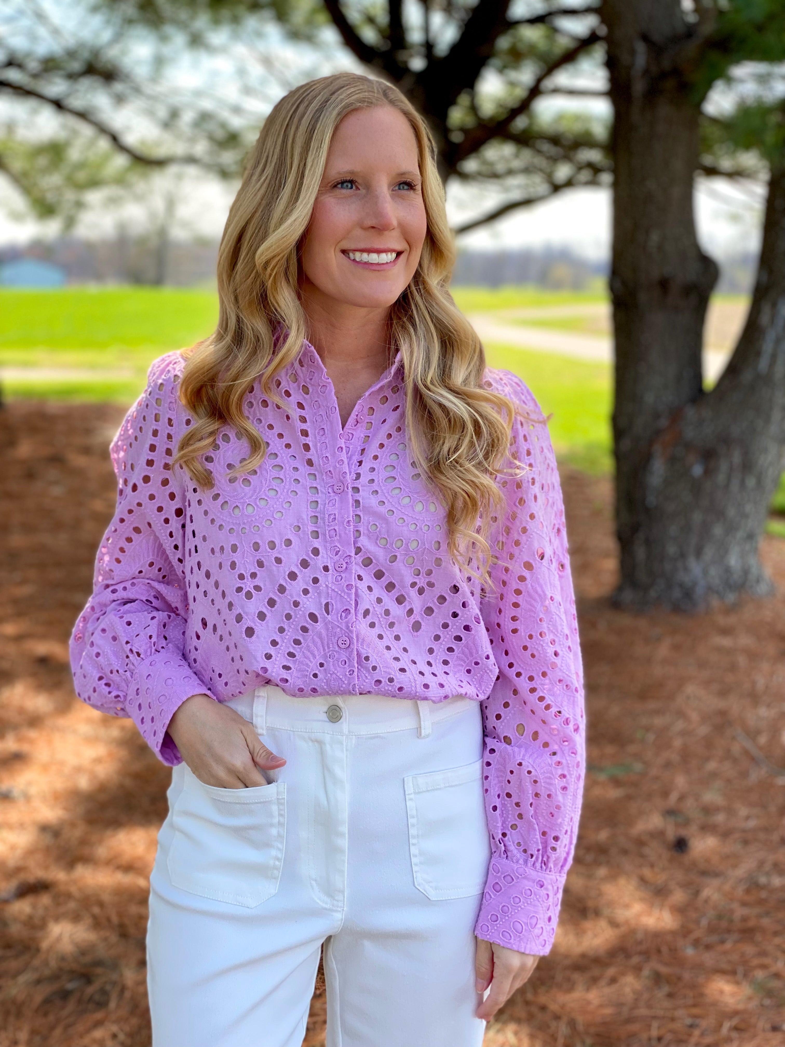 【トリートユアセルフ】Rose accent shirt blouse トリートユアセルフ】Rose accent shirt blouse